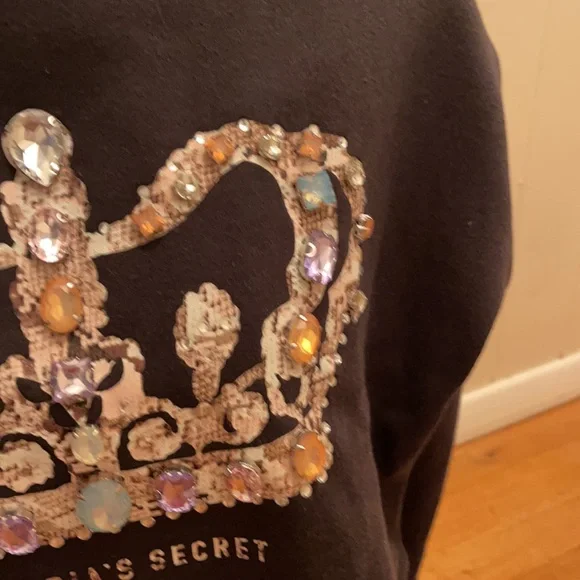 EUC VTG Victoria’s Secret very rare sweater queen bling - Picture 5 of 7